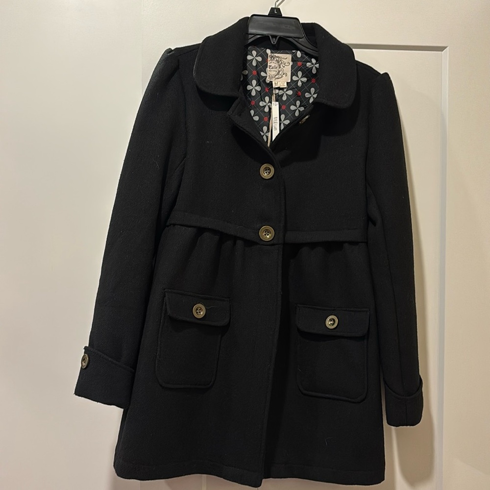 Beautiful black wool coat. NWT size medium